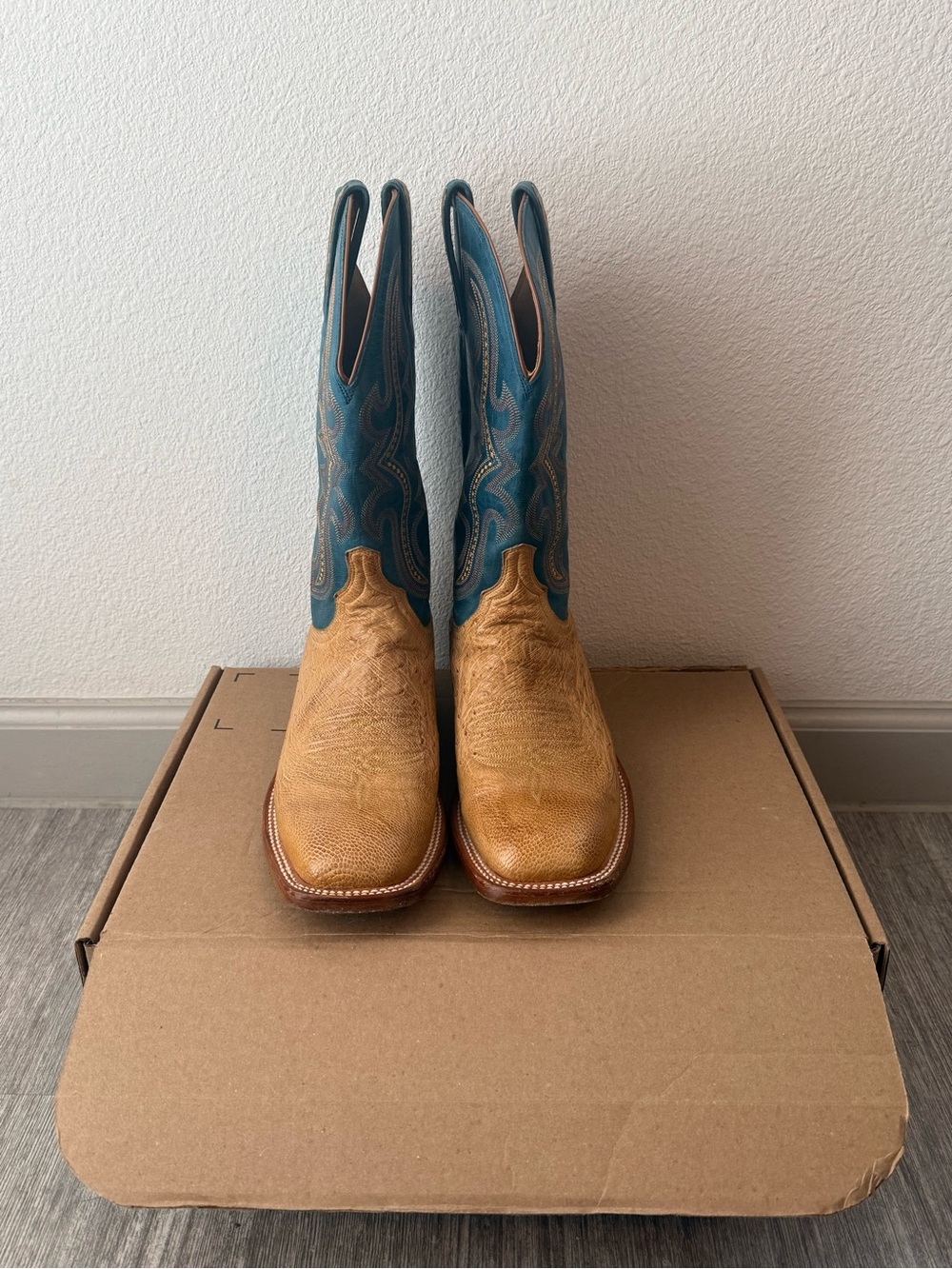 LUCCHESE CECIL EXOTIC 8D